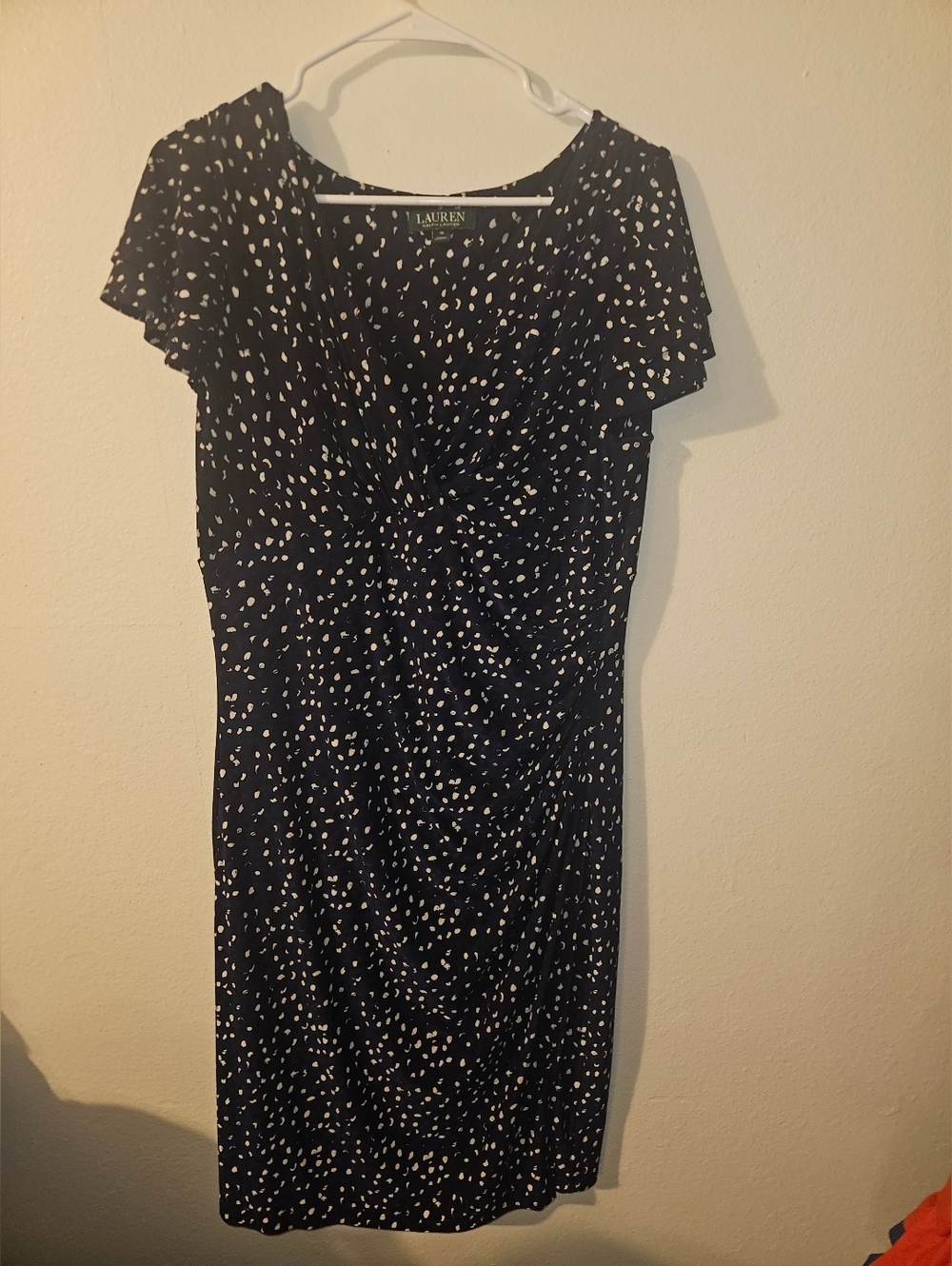 Lauren Womans V Neck Knee Length Dress Size 16